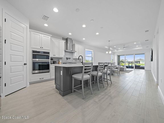 5th image of 2448 Pangea Cir