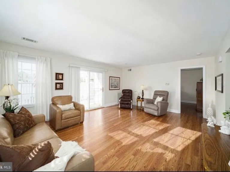 1008 Beacon Hill Dr #1008 — Photo 10