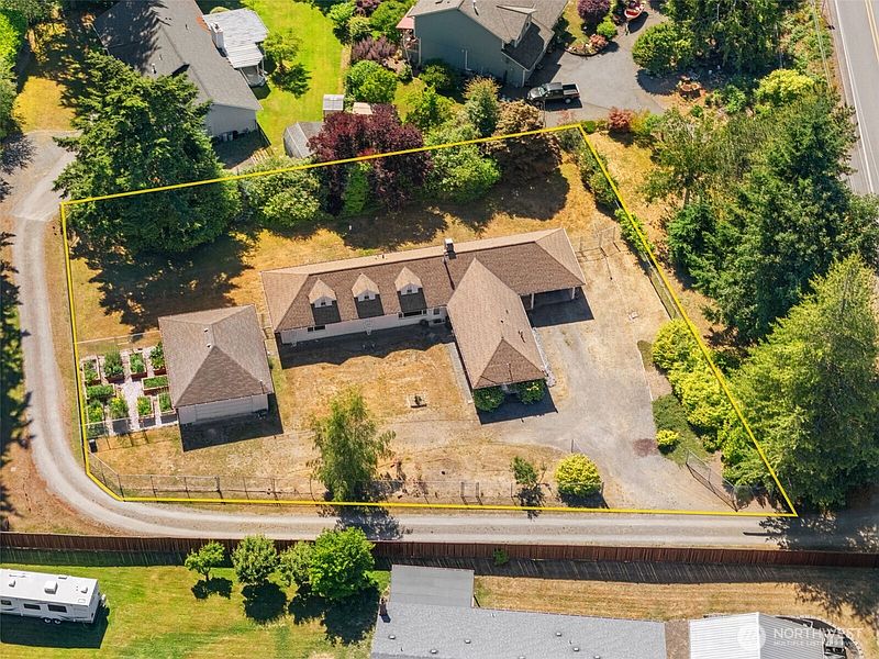 2nd image of 3512 SE Salmonberry Road