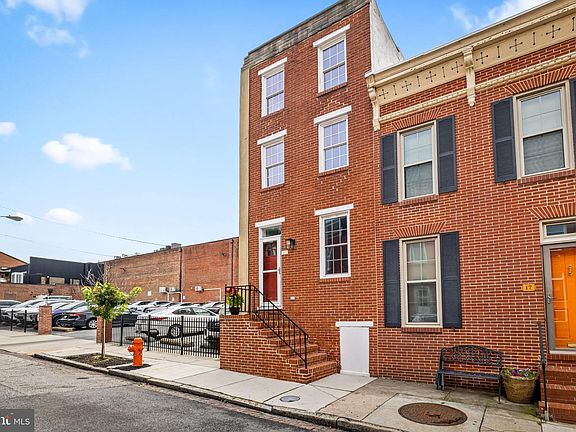 3rd image of 19 Poultney St