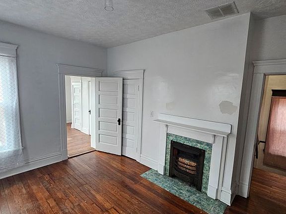 2nd image of 540 6th Ave Unit 2