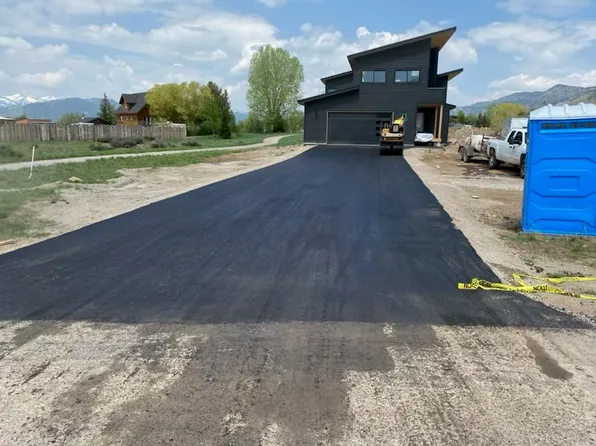 340 Columbine St, Alpine, WY 83128