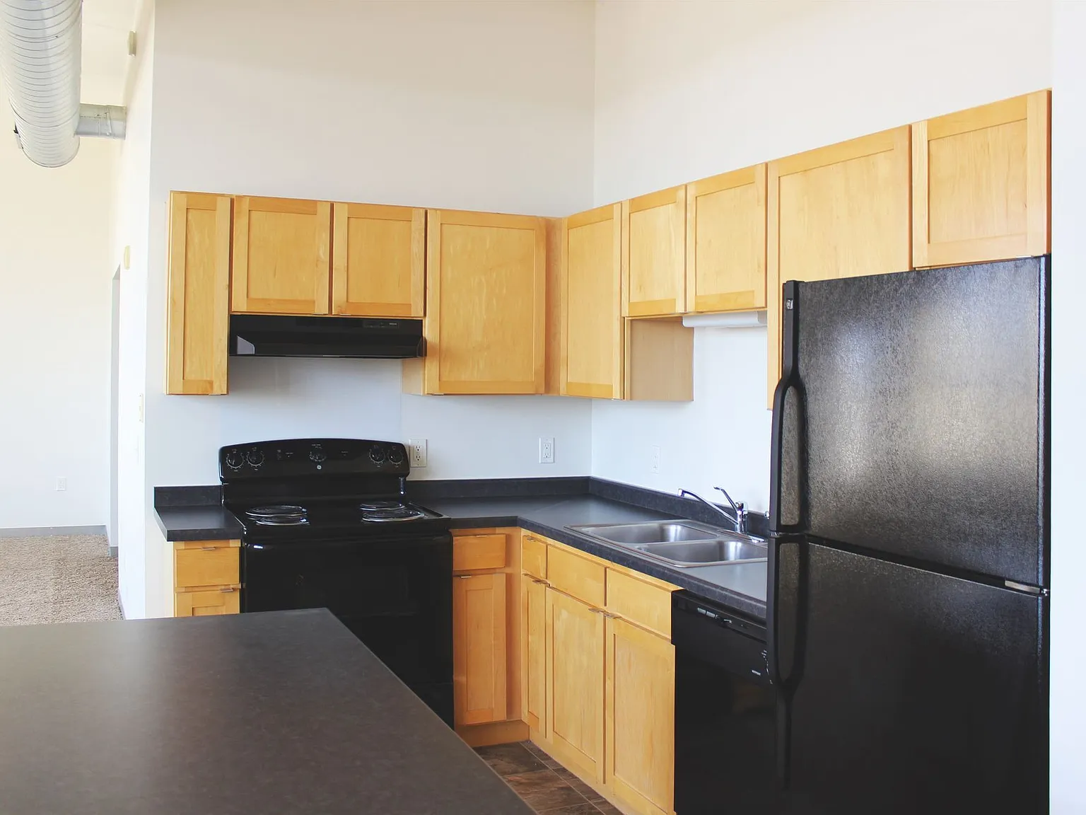 2929 Chicago Ave — Photo 2