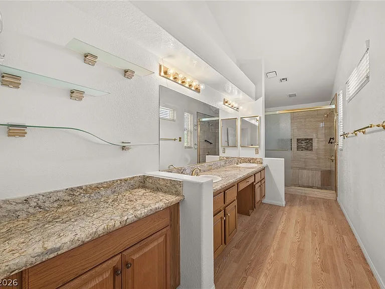 360 Humboldt North Dr — Photo 28