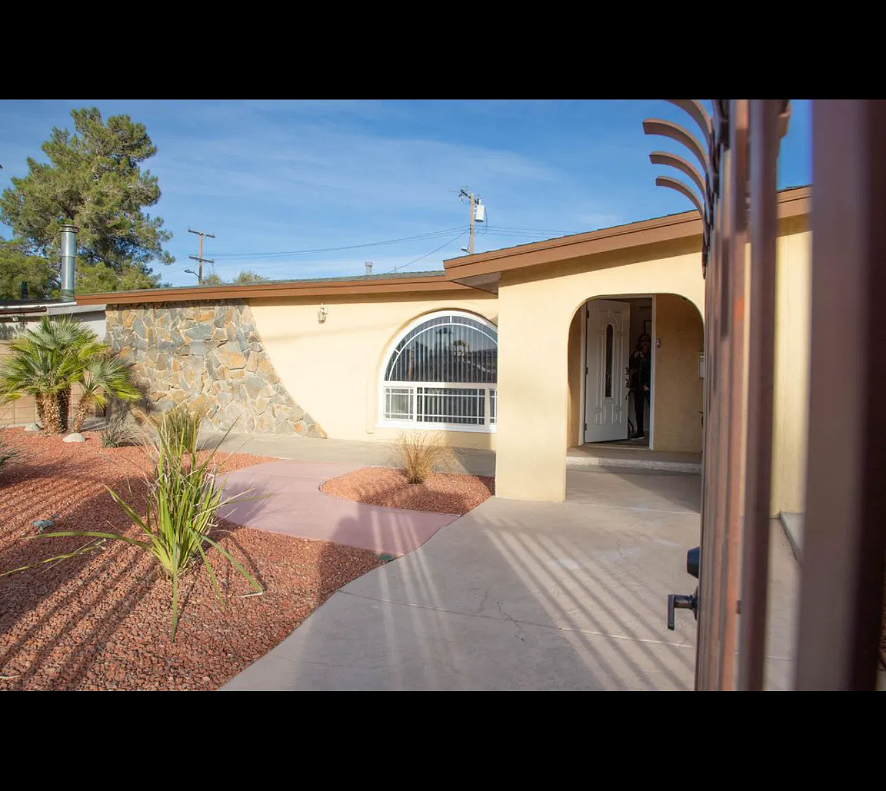 2 bed, 800 sqft, $1,950 — Photo 2