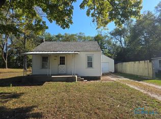 2751 S Berkey Southern Rd, Swanton, OH 43558