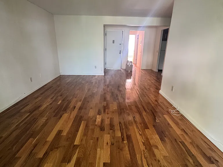 Odell Ave — Photo 10