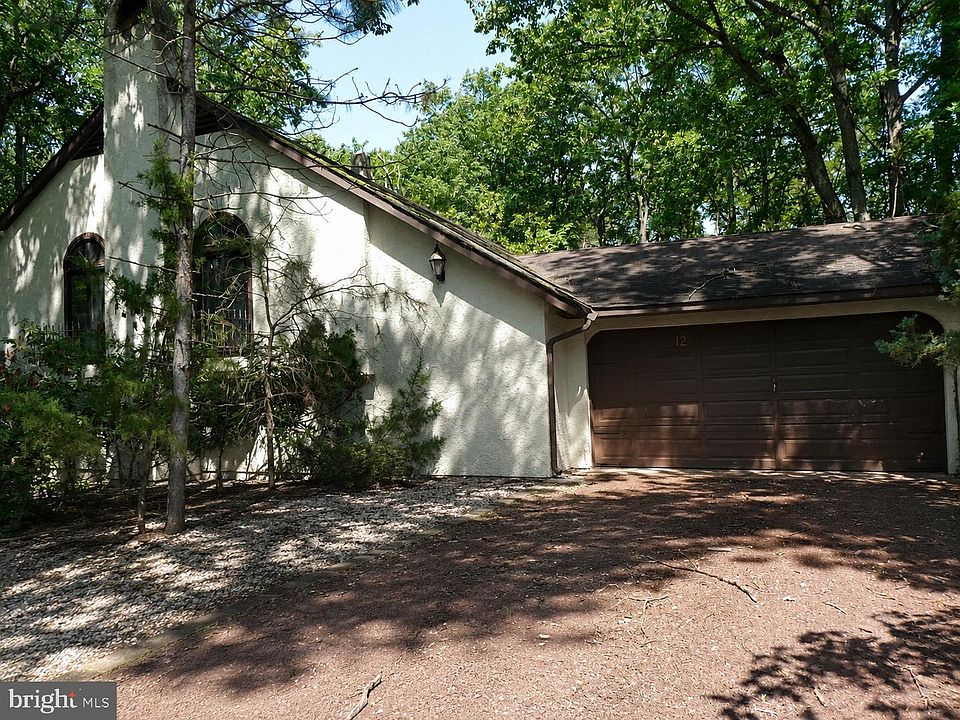 1st image of 12 Robin Ln