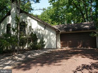 12 Robin Ln, West Berlin, NJ 08091