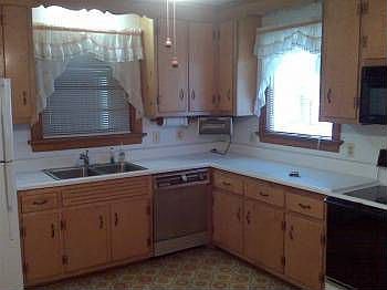 3rd image of 7402 Barnette Ave