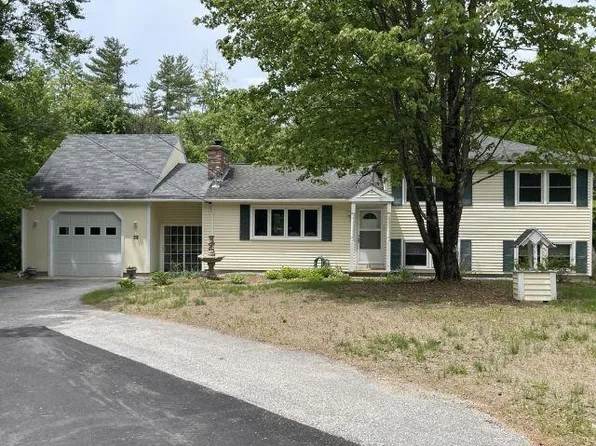 28 Westwood Drive, Henniker, NH 03242
