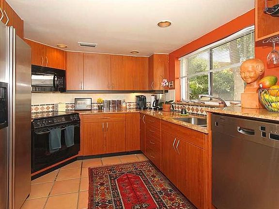 2nd image of 3079 NE 183rd Ln