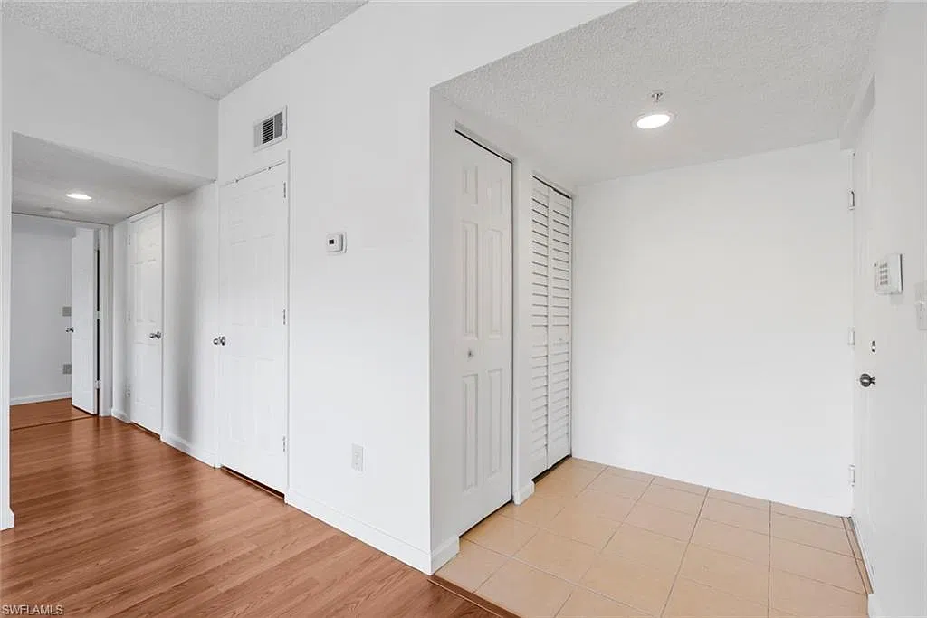 1 bed, 1.0 bath, 734 sqft, $1,600 — Photo 4