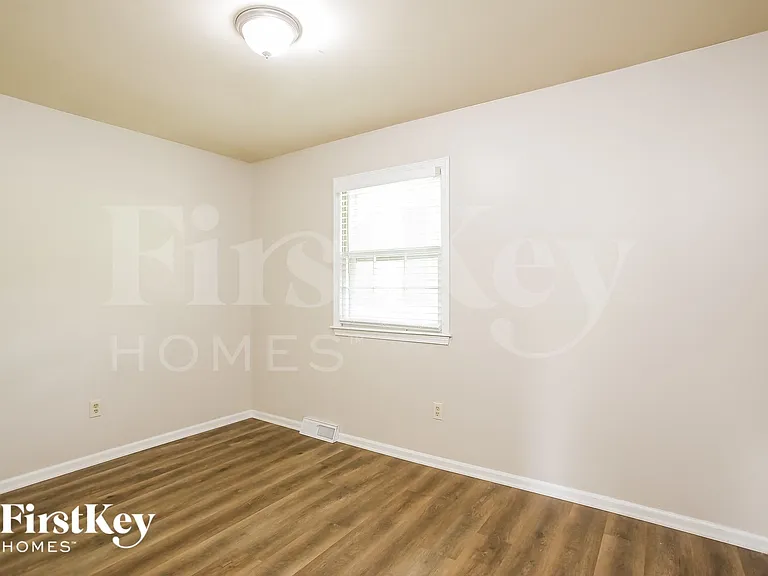 1108 NE 97th St — Photo 12