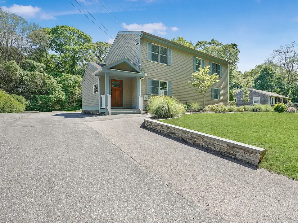 418 Pond St