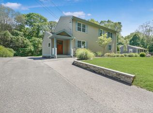 418 Pond St, South Kingstown, RI 02879