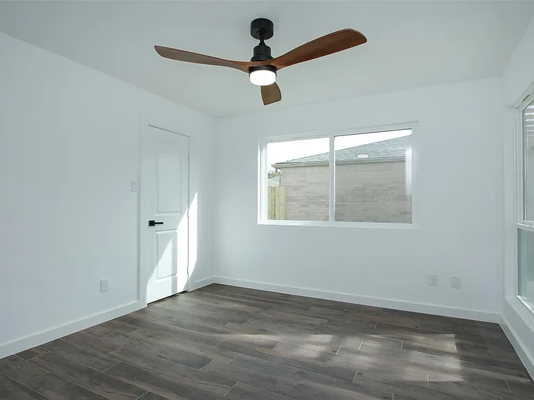 8518 Furlong Ln — Photo 27