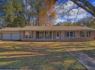 221 S Arlington Ave, Russellville, AR 72801