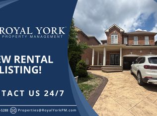 21 Oakhaven Rd #2, Brampton, ON L6P 2Y3
