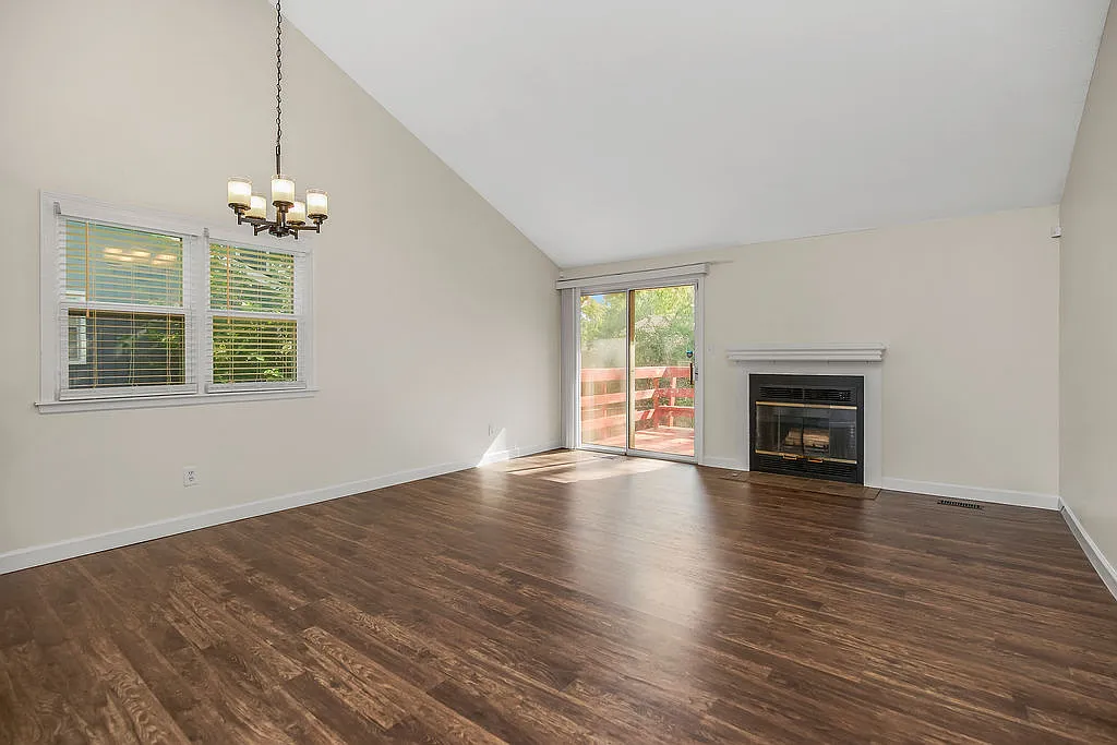 3 bed, 1592 sqft, $2,900 — Photo 4