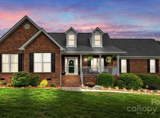 6713 Edwards Farm Ln, Monroe, NC 28110