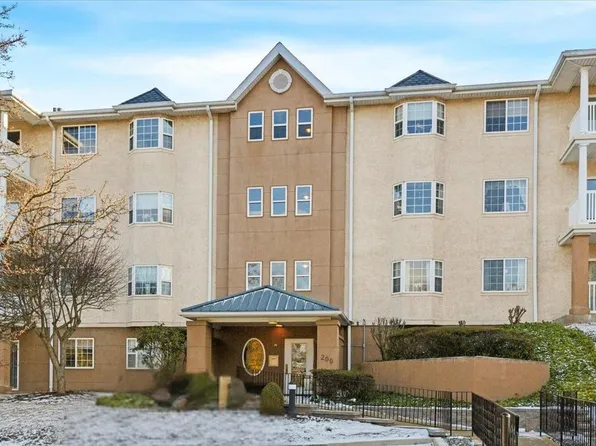 205 Paoli Pointe Dr #205G, Paoli, PA 19301