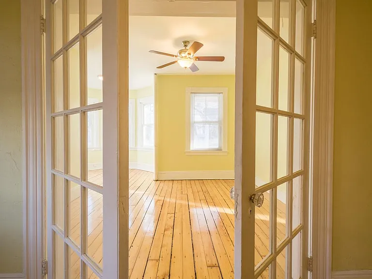 134 S Angell St — Photo 5