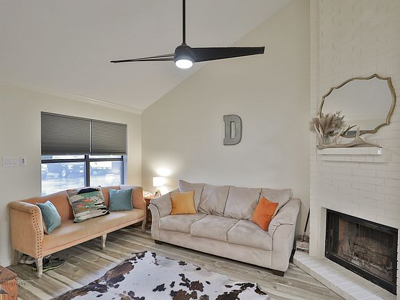 4th image of 53 Teakwood Ln #53