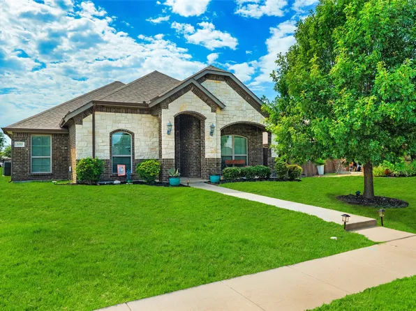 3055 Carlton Pkwy, Waxahachie, TX 75165