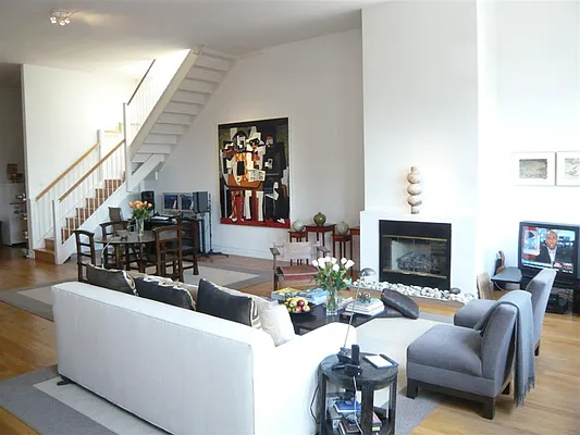 Rented by Sotheby's International Realty | media 39