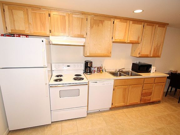 5th image of 10525 24th Ave NE APT 104