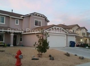 186 Royal Oaks Dr, Fernley, NV 89408
