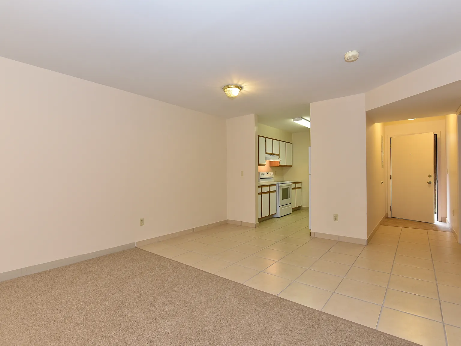344/352 S Dunn — Photo 4