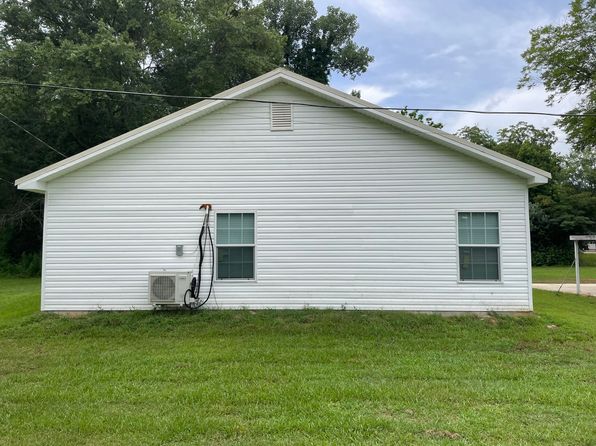 1588 N Feemster Lake Rd, Tupelo, MS 38804