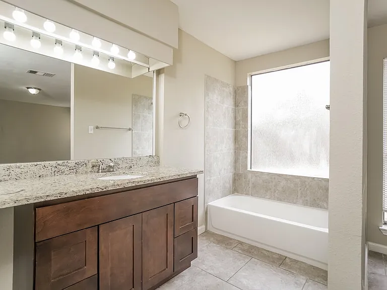 7659 Athlone Dr — Photo 12