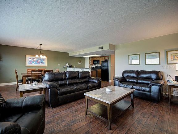 4th image of 19610 Gulf Blvd #405