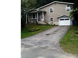 10 Robincrest Dr, Waterbury, CT 06708