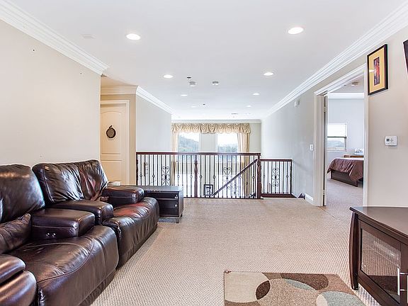 4th image of 5231 E Remstoy Dr