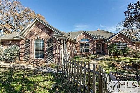 3rd image of 1590 Abbotts Ln