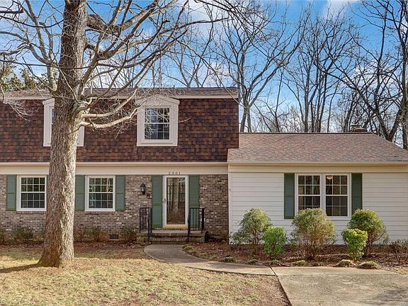 2nd image of 2301 Cypress Dr