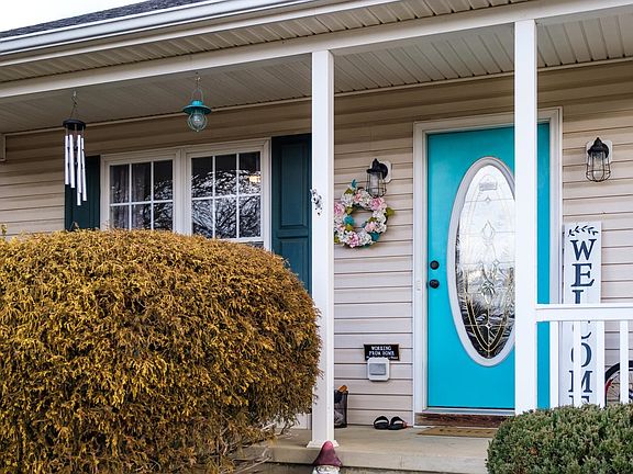 3rd image of 41 Millport Ct