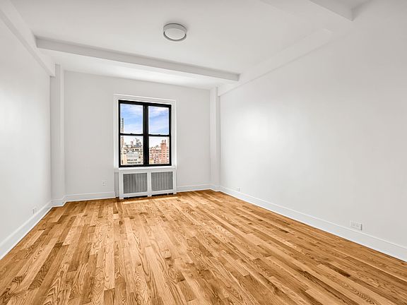 5th image of 208 W 23rd St APT 1611