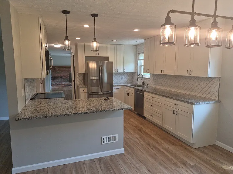 8511 Coran Dr — Photo 5