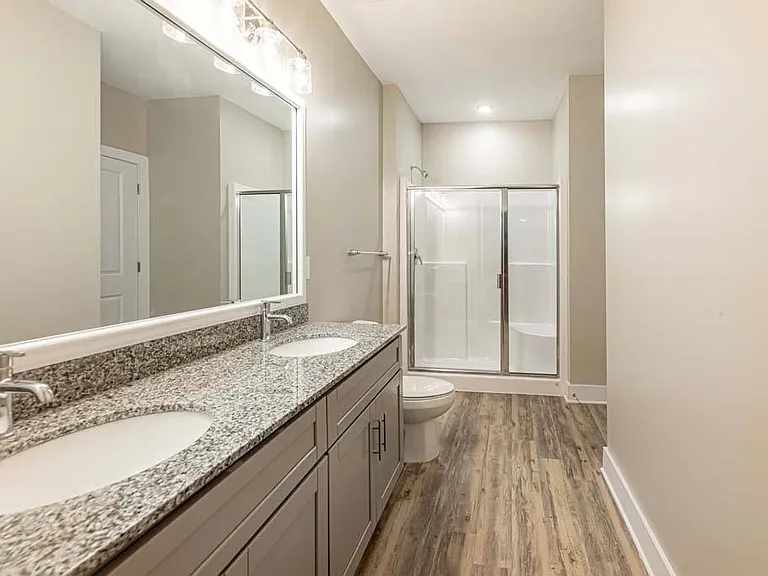 Foxwood Apartments — Photo 107