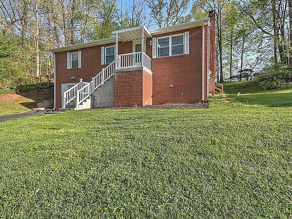 2nd image of 109 Northwood Pl