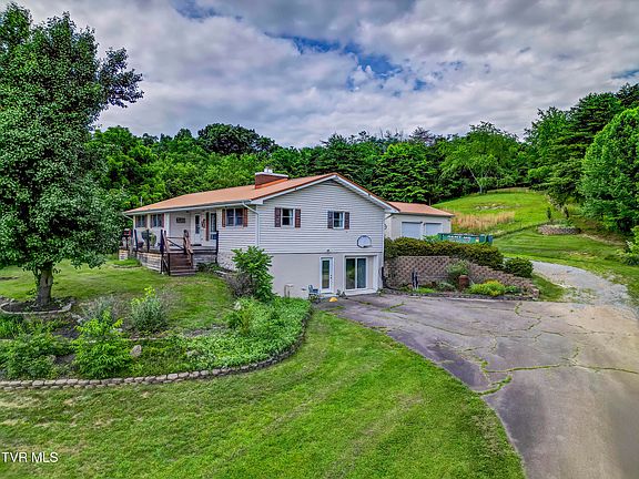 3rd image of 151 Hicks Hollow Ln