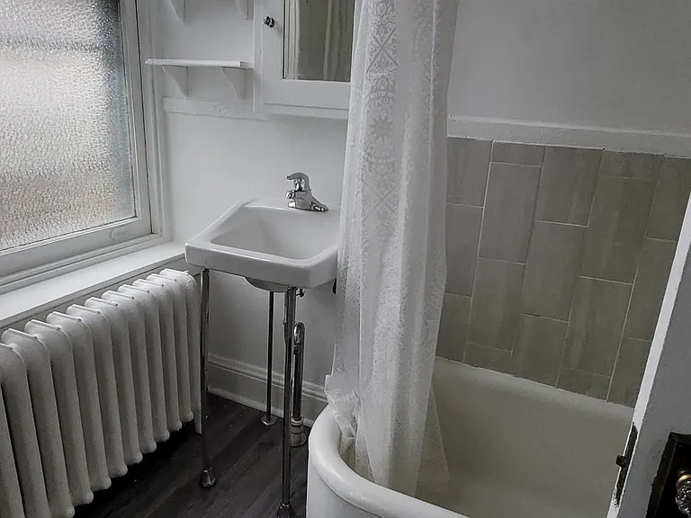 324 Spring St #1 — Photo 20