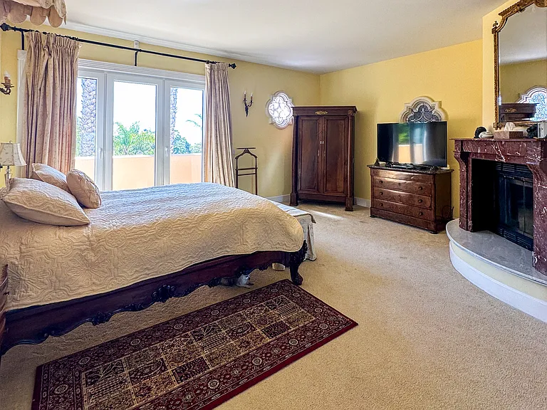 854 Miramonte Dr — Photo 15