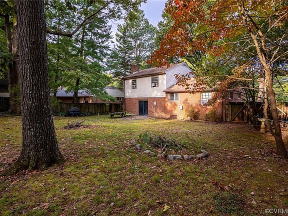 3rd image of 2125 Greenfield Dr
