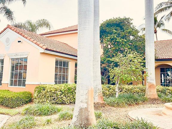 3rd image of 107 Yacht Club Way W #308